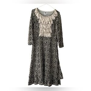 Dainty Jewells Midi Dress Size M